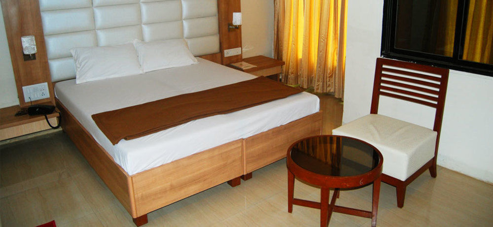 Oyo 2026 Hotel Aishwarya Residency Navi Mumbai Exterior photo