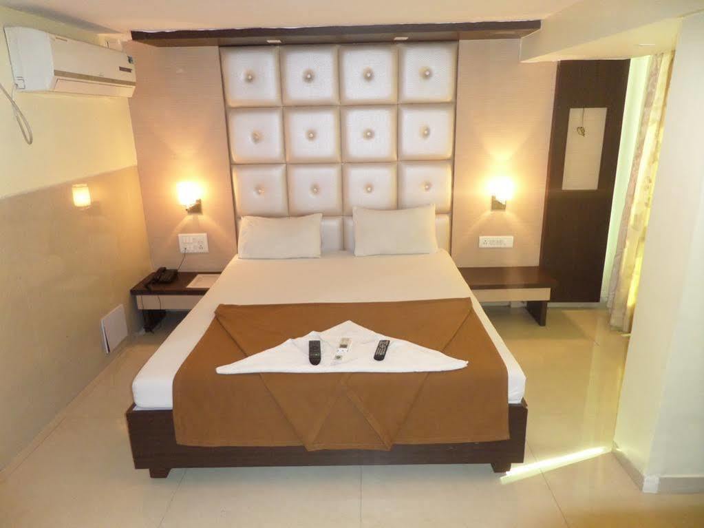Oyo 2026 Hotel Aishwarya Residency Navi Mumbai Exterior photo