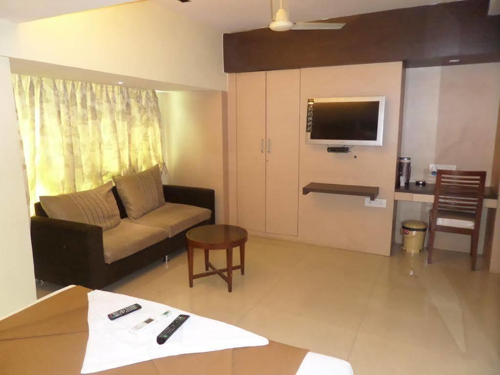 Oyo 2026 Hotel Aishwarya Residency Navi Mumbai Exterior photo